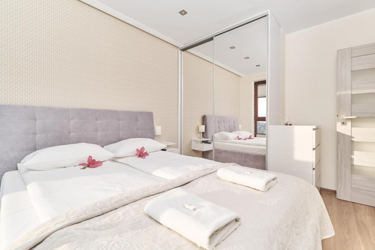Apartment Wroclaw Krakowska With Balcony And Free Garage By Noclegi Renters Exterior foto