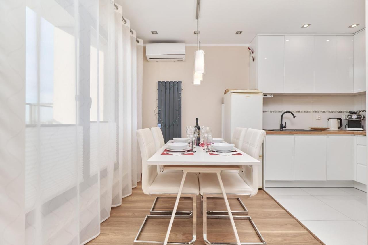 Apartment Wroclaw Krakowska With Balcony And Free Garage By Noclegi Renters Exterior foto