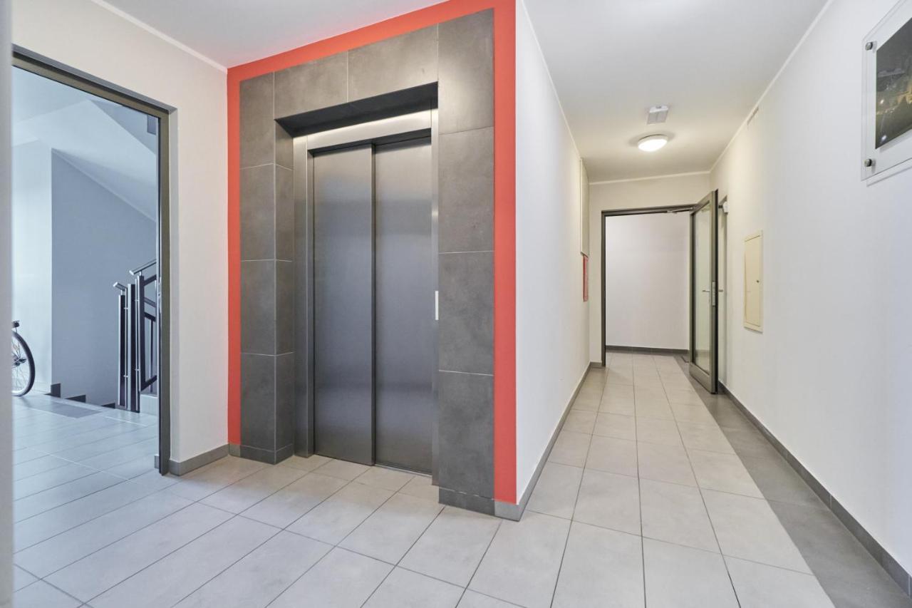 Apartment Wroclaw Krakowska With Balcony And Free Garage By Noclegi Renters Exterior foto