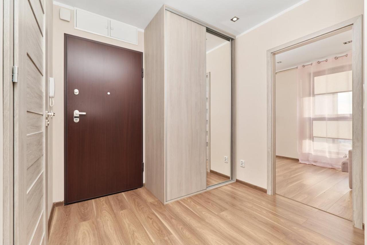 Apartment Wroclaw Krakowska With Balcony And Free Garage By Noclegi Renters Exterior foto