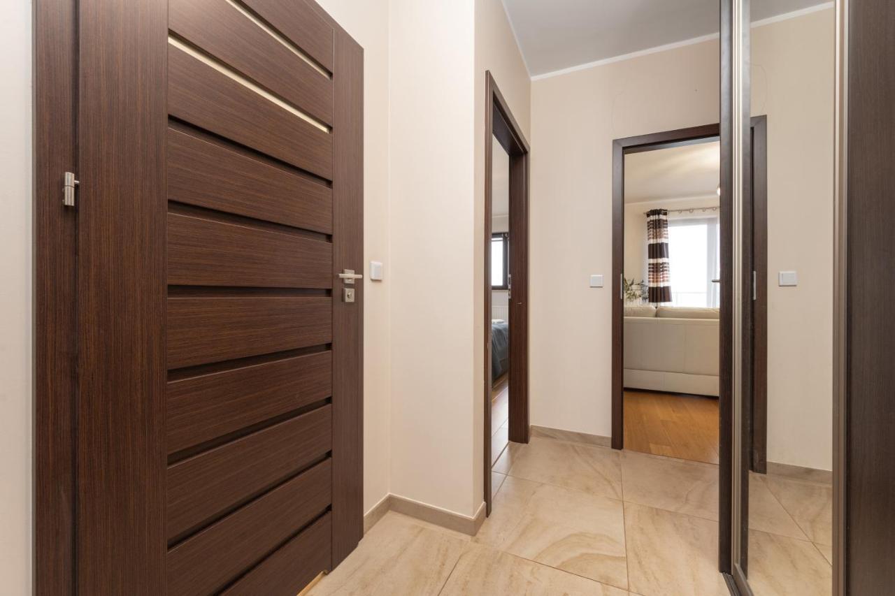 Apartment Wroclaw Krakowska With Balcony And Free Garage By Noclegi Renters Exterior foto